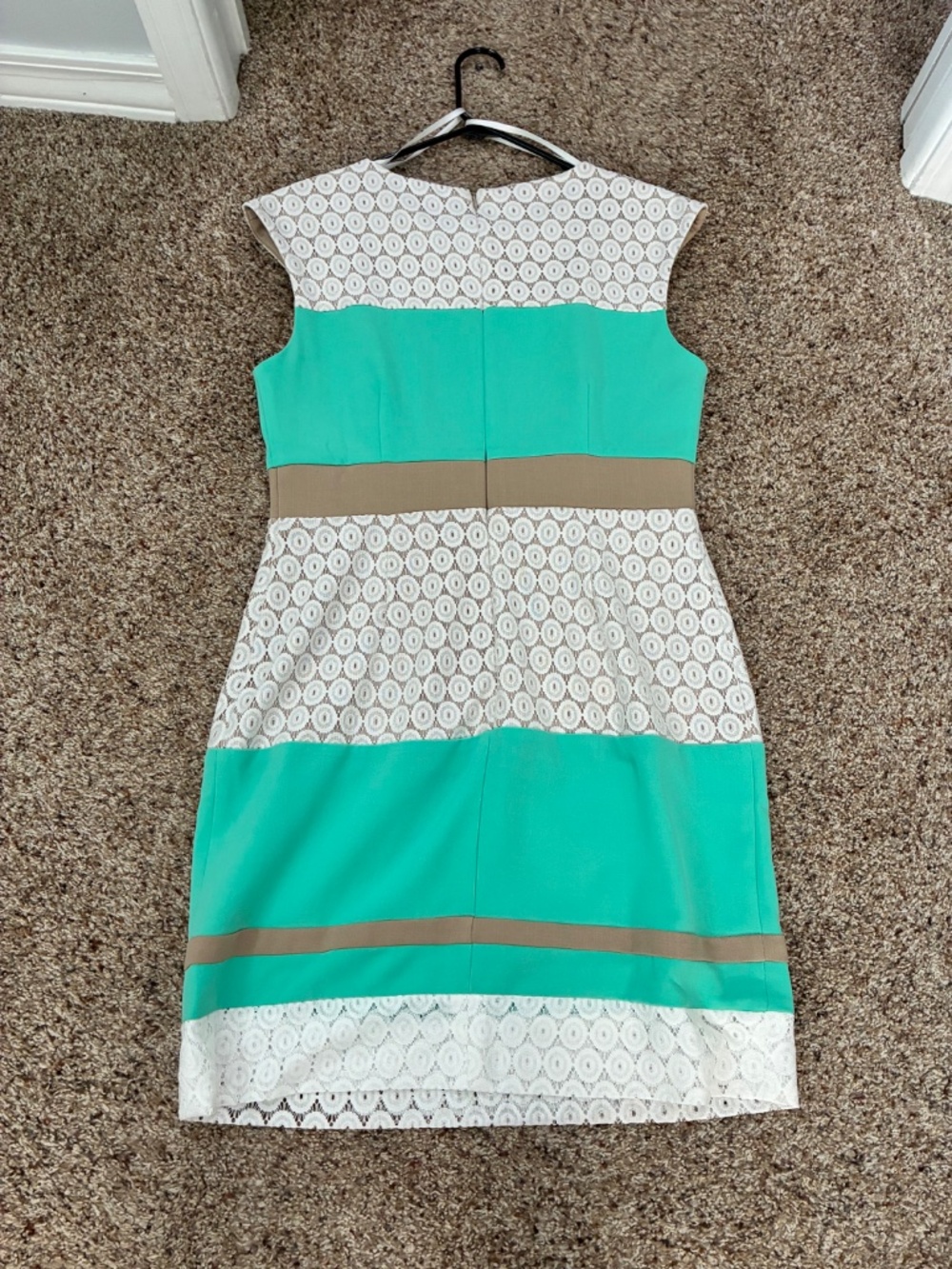 👗Mint Green, Cream & Tan Sheath Dress 👗 - Picture 2 of 4